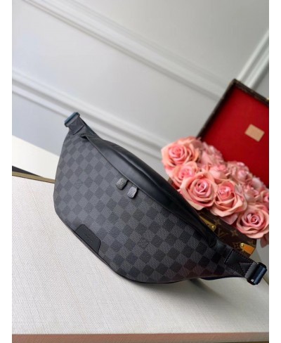 LOUIS VUITTON DISCOVERY BUMBAG