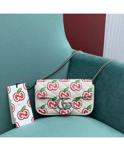 GUCCI Mini borsa GG Marmont in pelle matelassé