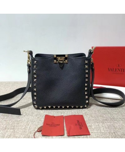 BORSA MINI HOBO ROCKSTUD IN VITELLO GRANATO VALENTINO