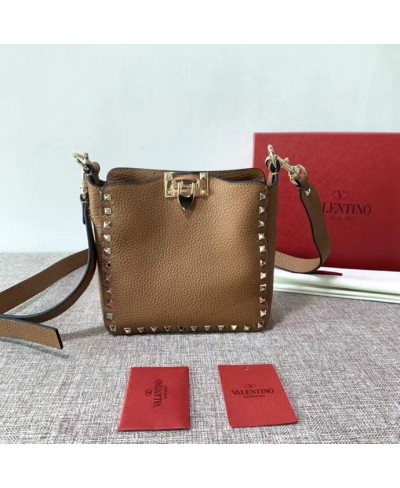 BORSA MINI HOBO ROCKSTUD IN VITELLO GRANATO VALENTINO