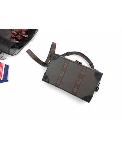 Louis Vuitton LV Easy pouch on strap Beige Leather ref.429404 - Joli Closet