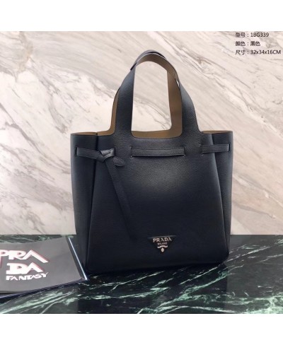 PRADA Leather tote