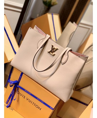 LOUIS VUITTON LOCKME SHOPPER