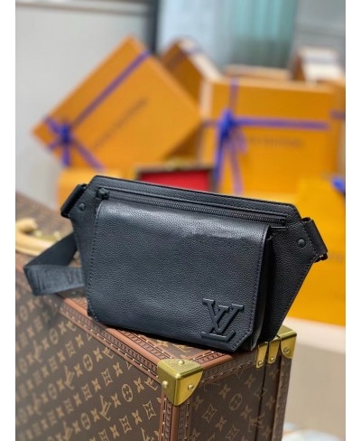 LOUIS VUITTON SLINGBAG