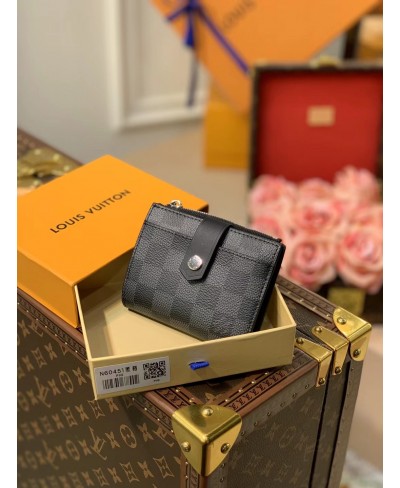 LOUIS VUITTON CARD HOLDER