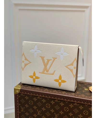 LOUIS VUITTON TOILETRY POUCH 26