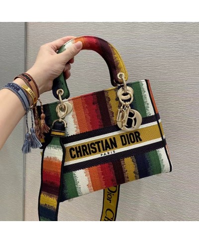 CHRISTIAN DIOR MEDIUM LADY D-LITE BAG