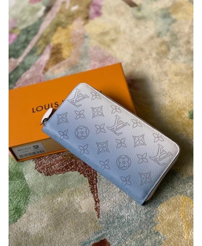 LOUIS VUITTON ZIPPY WALLET