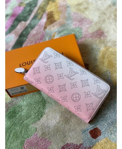 LOUIS VUITTON ZIPPY WALLET