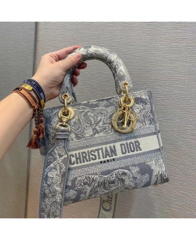 CHRISTIAN DIOR MEDIUM LADY D-LITE BAG