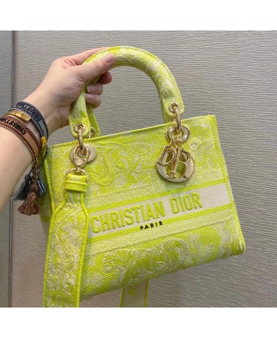 CHRISTIAN DIOR MEDIUM LADY D-LITE BAG