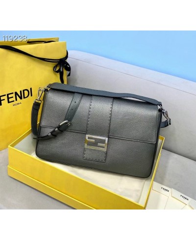 BAGUETTE LARGE FENDI