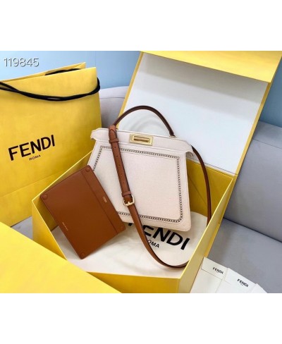 PEEKABOO ISEEU MEDIUM FENDI