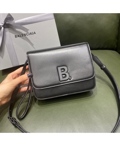 B. BORSETTA DA DONNA BALENCIAGA