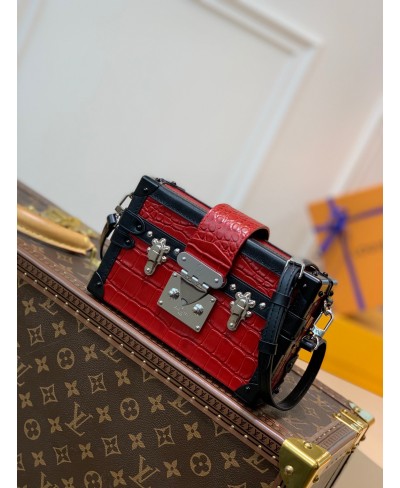 LOUIS VUITTON PETITE MALLE