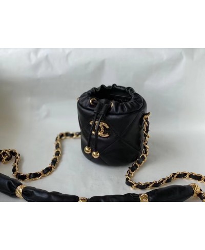 CHANEL CLUTCH WITH CHAIN