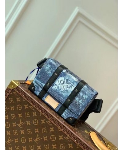 LOUIS VUITTON TRUNK SLINGBAG