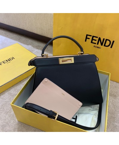 PEEKABOO ISEEU MEDIUM FENDI