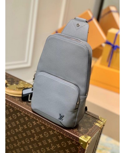 LOUIS VUITTON AVENUE SLING BAG