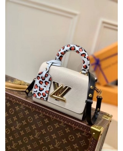 LOUIS VUITTON TWIST PM