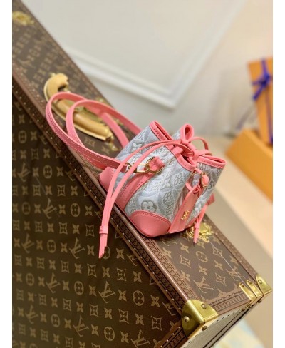 LOUIS VUITTON NOÉ PURSE