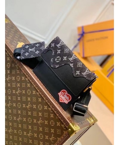 LOUIS VUITTON TRIO POUCH