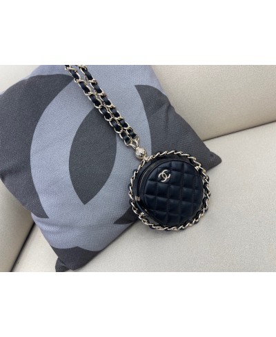 CHANEL CLUTCH WITH CHAIN