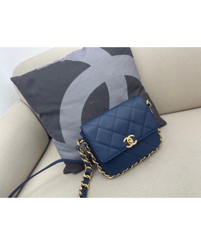 CHANEL SMALL FLAP BAG