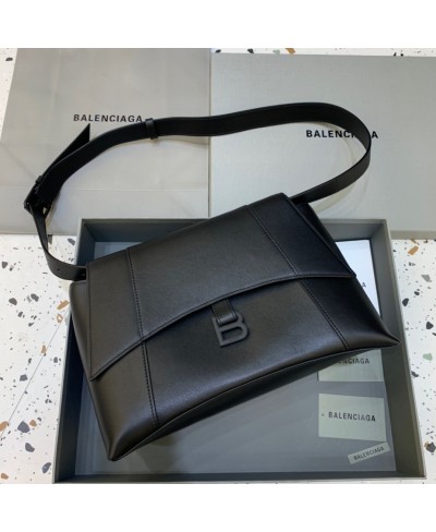 BALENCIAGA WOMEN'S DOWNTOWN MEDIUM SHOULDER BAG IN BLACK