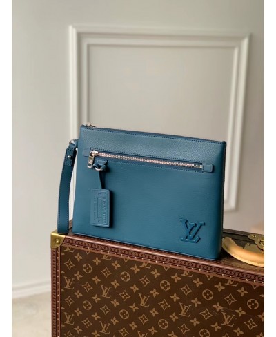 LOUIS VUITTON POCHETTE IPAD