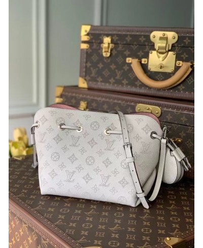 LOUIS VUITTON BELLA