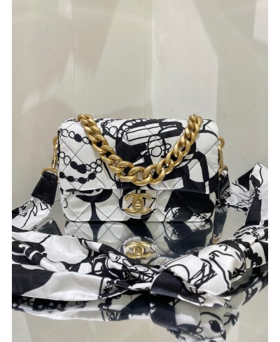 CHANEL MINI FLAP BAG