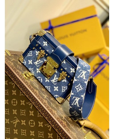 LOUIS VUITTON PETITE MALLE