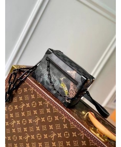 POCHETTE SOFT TRUNK MINI LOUIS VUITTON