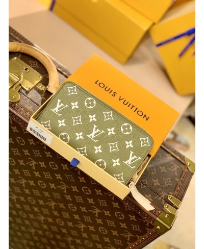 LOUIS VUITTON ZIPPY WALLET