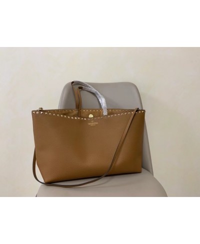 VALENTINO LARGE GRAIN CALFSKIN LEATHER ROCKSTUD SHOPPING BAG