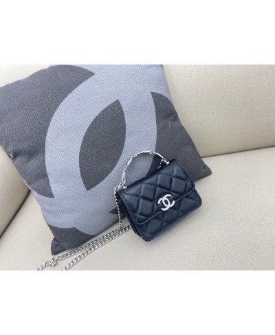 CHANEL CLUTCH WITH CHAIN