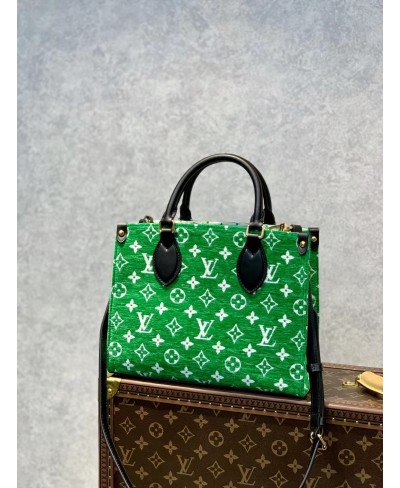 LOUIS VUITTON ONTHEGO PM