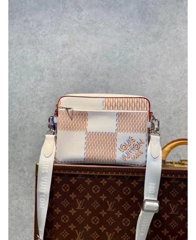 LOUIS VUITTON TRIO MESSENGER