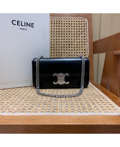 BORSA A SPALLA CON CATENA TRIOMPHE IN PELLE DI VITELLO LUCIDA CELINE