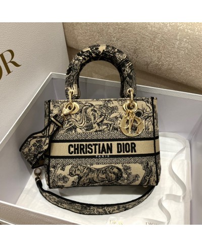 CHRISTIAN DIOR MEDIUM LADY D-LITE BAG