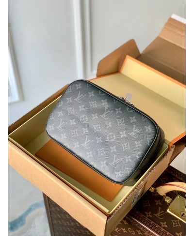 LOUIS VUITTON TOILET POUCH GM