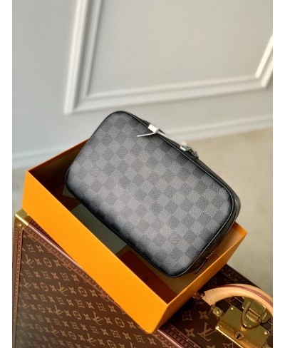 TROUSSE TOILETTE GM LOUIS VUITTON