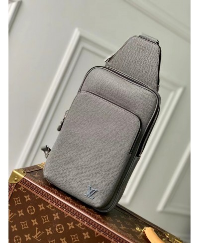 LOUIS VUITTON AVENUE SLING BAG