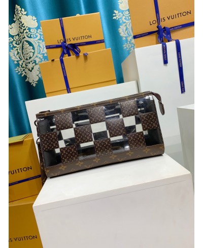 LOUIS VUITTON STANDING POUCH