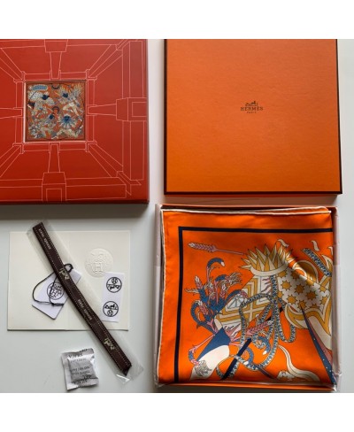 HERMES Le Sacre des Saisons scarf 90