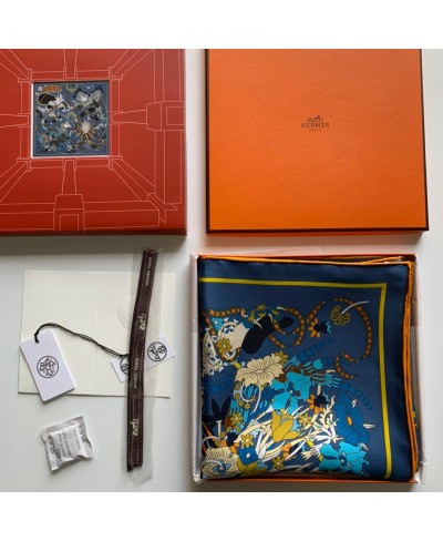 HERMES Le Sacre des Saisons scarf 90