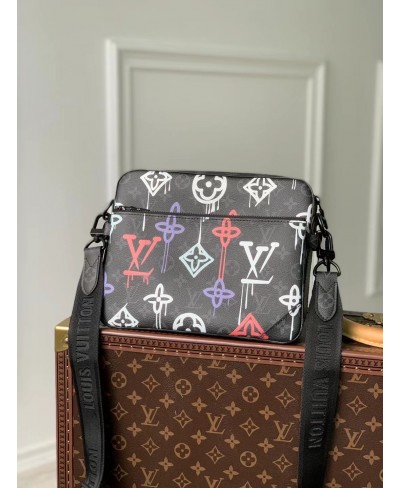 LOUIS VUITTON TRIO MESSENGER